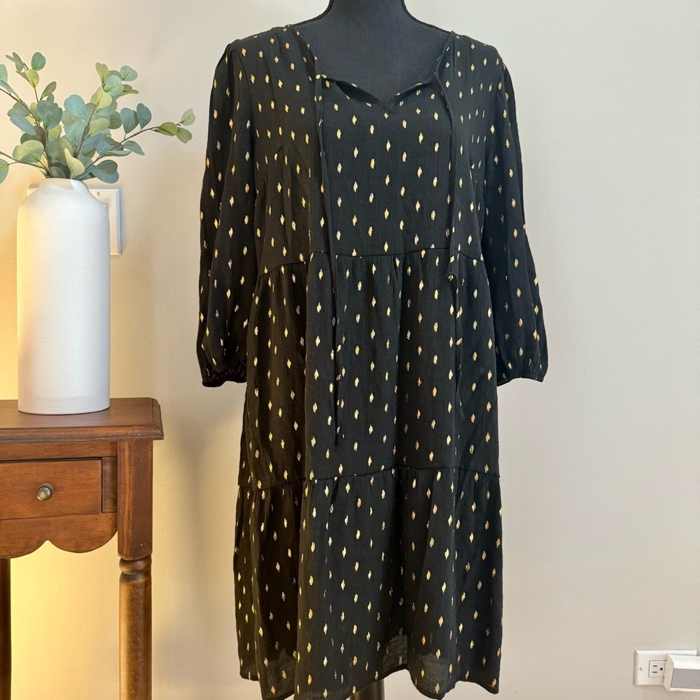 Mlle Gabrielle women's‎ large black flowy mini dress with gold metallic print